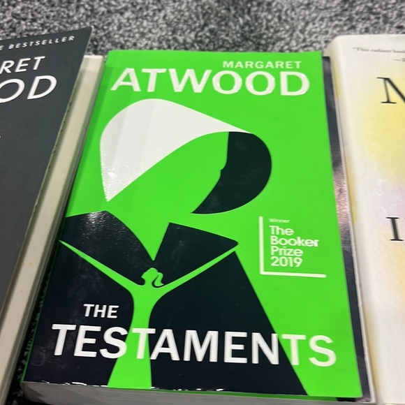 Bundle of 5 Books - Picture 4 of 6